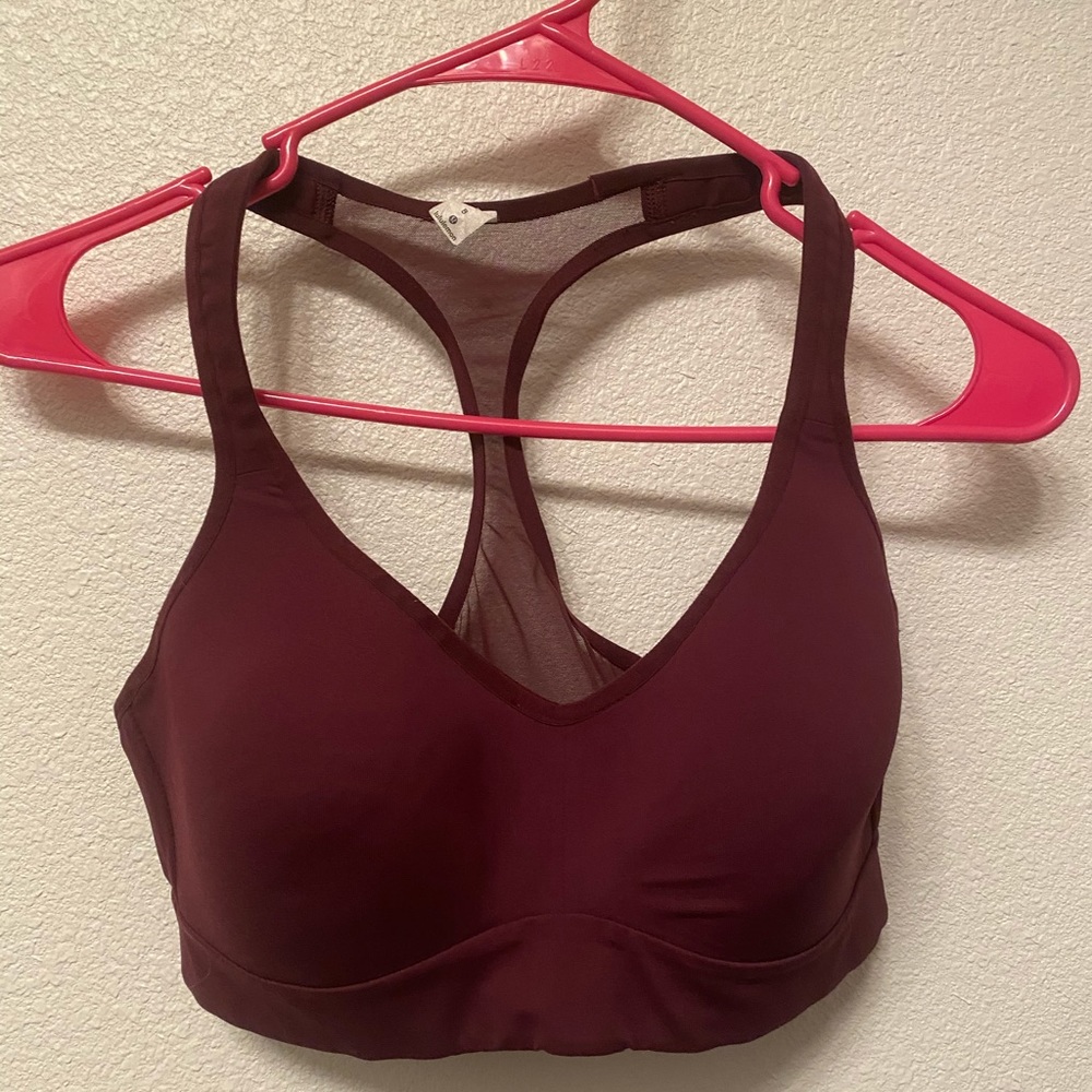 Lululemon sports bra